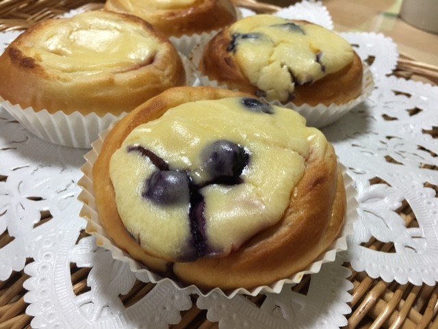 ベリーのクリームチーズパン3